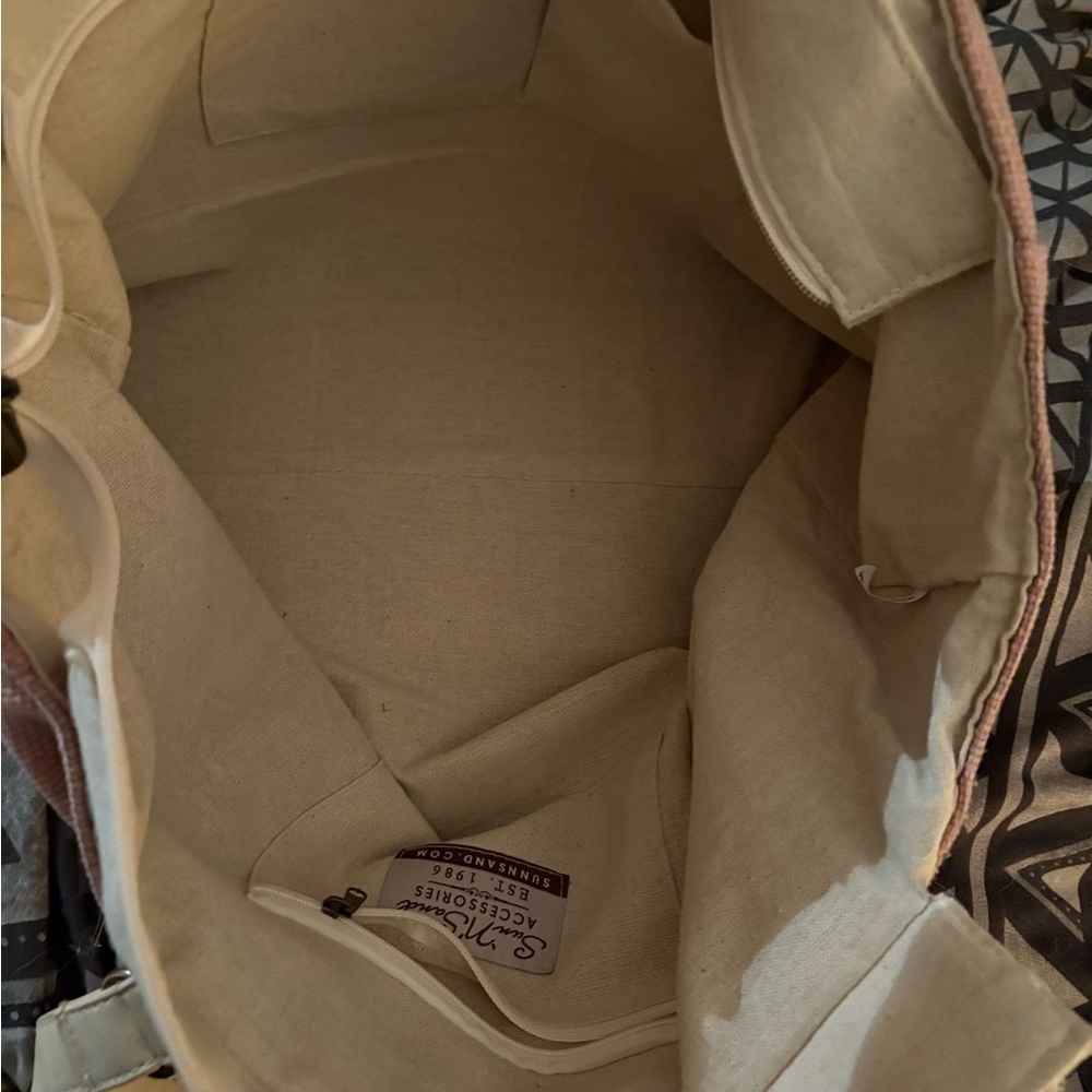 Pink and Tan Floral Embroidered Tote. Sunnsand brand. - Picture 5 of 12